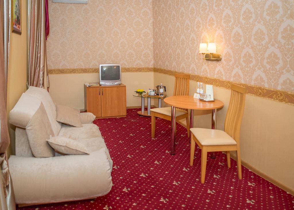Hotel Shine 3*