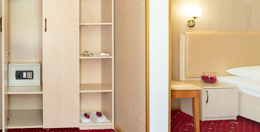 Shine Hotel 3*