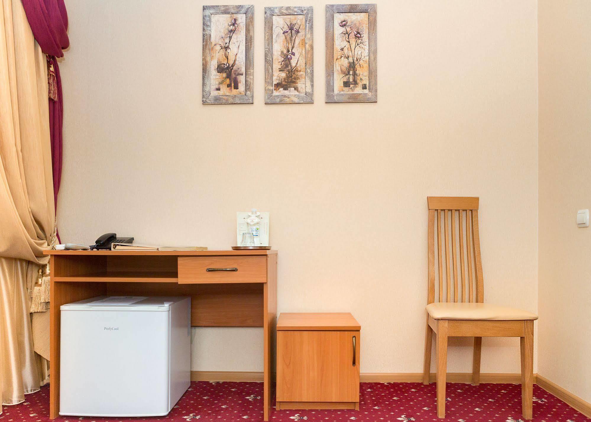 Shine Hotel 3*